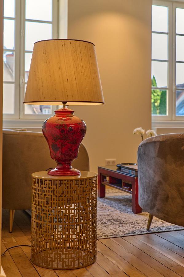 Les Suites Du Palais: Luxe 4-Star Apartment with Cathedral Views Nevers Exterior photo